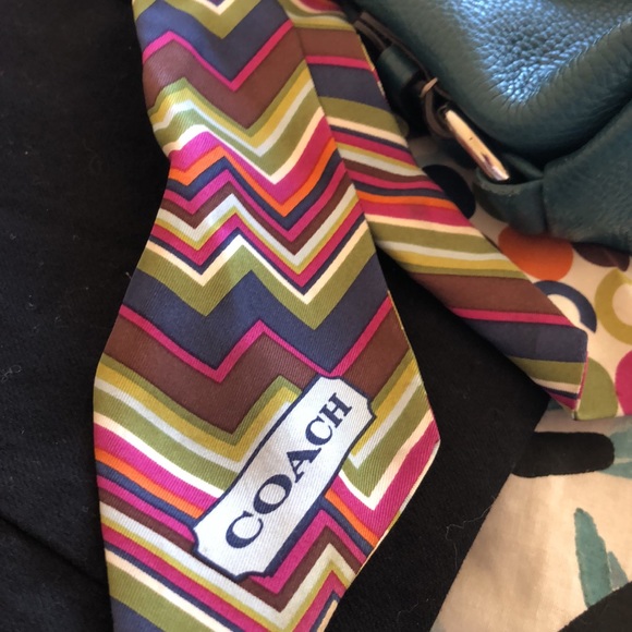 Beautiful Coach Pebble Leather Shoulder Bag - Picture 8 of 9